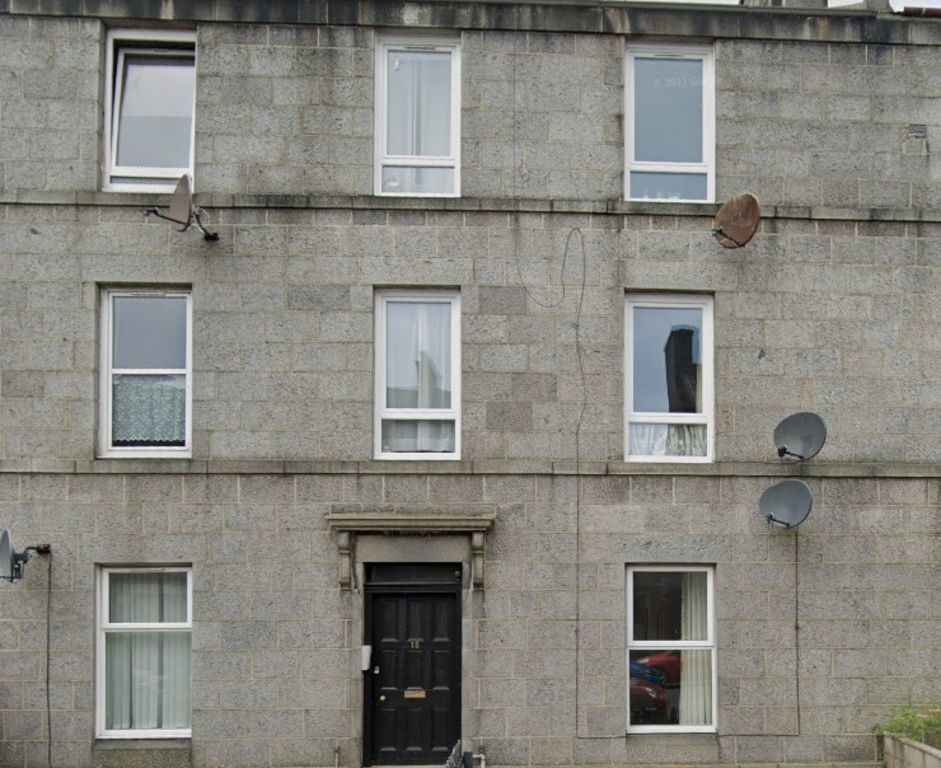 1 bed flat for sale in Roslin Street, Aberdeen AB24, £38,000 Zoopla