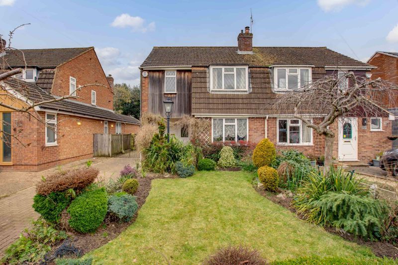 3 bed semidetached house for sale in Close, Holmer Green, High