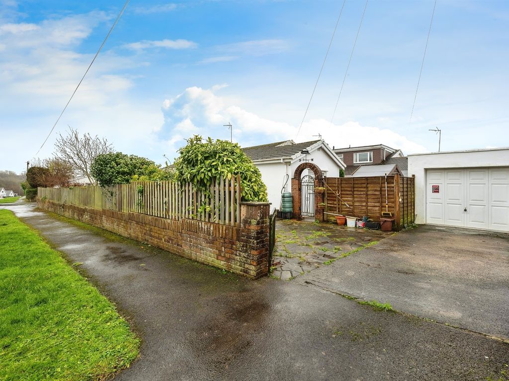3 bed detached bungalow for sale in Castle View, Bridgend CF31, £