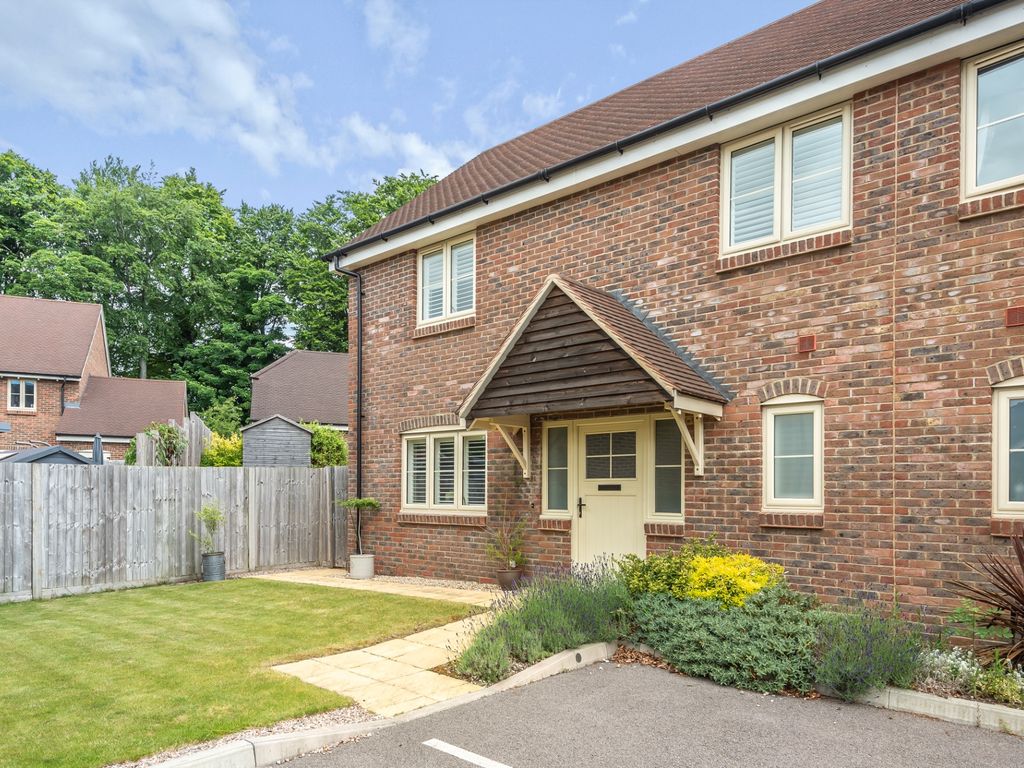 3 bed semidetached house for sale in Fine Acres Rise, Over Wallop