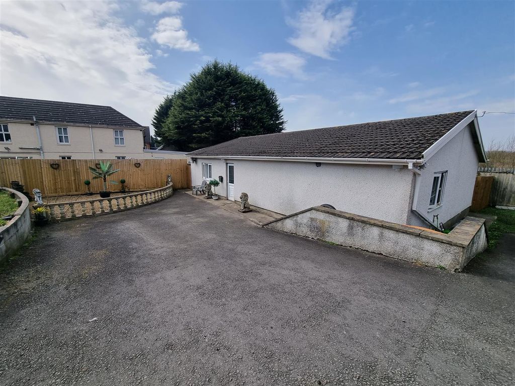 3 bed detached bungalow for sale in peniel green road, peniel green, swansea sa7