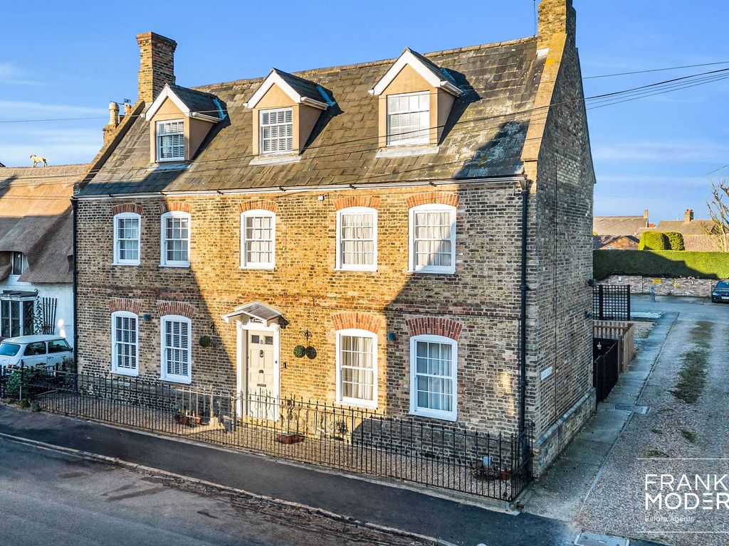 4 bed farmhouse for sale in Gracious Street, Whittlesey PE7, £300,000 Zoopla