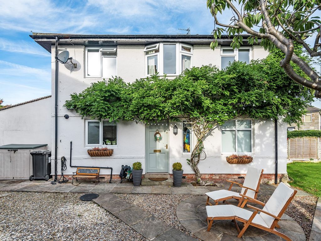 3 bed semidetached house for sale in Beech Road, Harrogate HG2, £