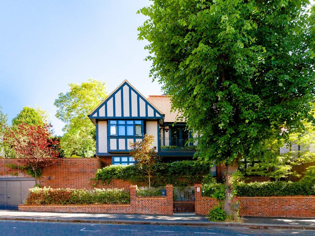 Hornsey Lane Gardens, London N6