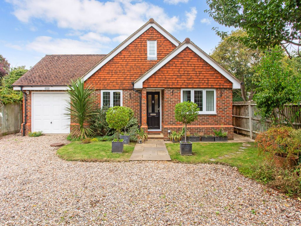 3 bed detached house for sale in Orchard Avenue, Windsor SL4, £850,000