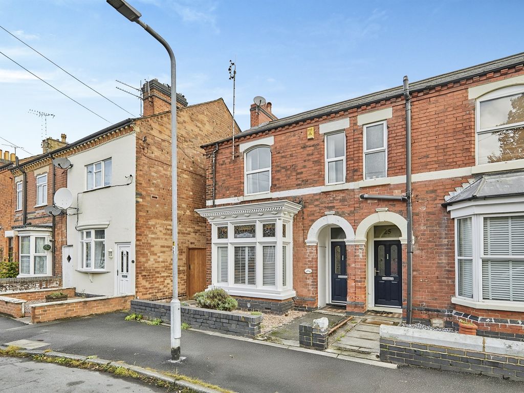 3 bed semidetached house for sale in Alexandra Road, BurtonOnTrent