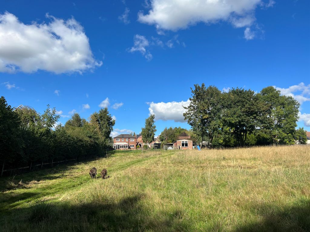 5 bed equestrian property for sale in Salmon Lane, KirkbyInAshfield