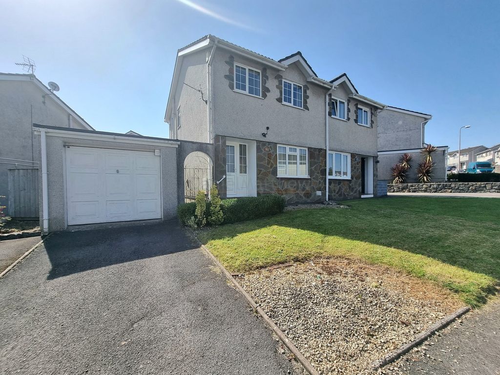 3 bed semidetached house for sale in Ty Gwyn Drive, Brackla, Bridgend