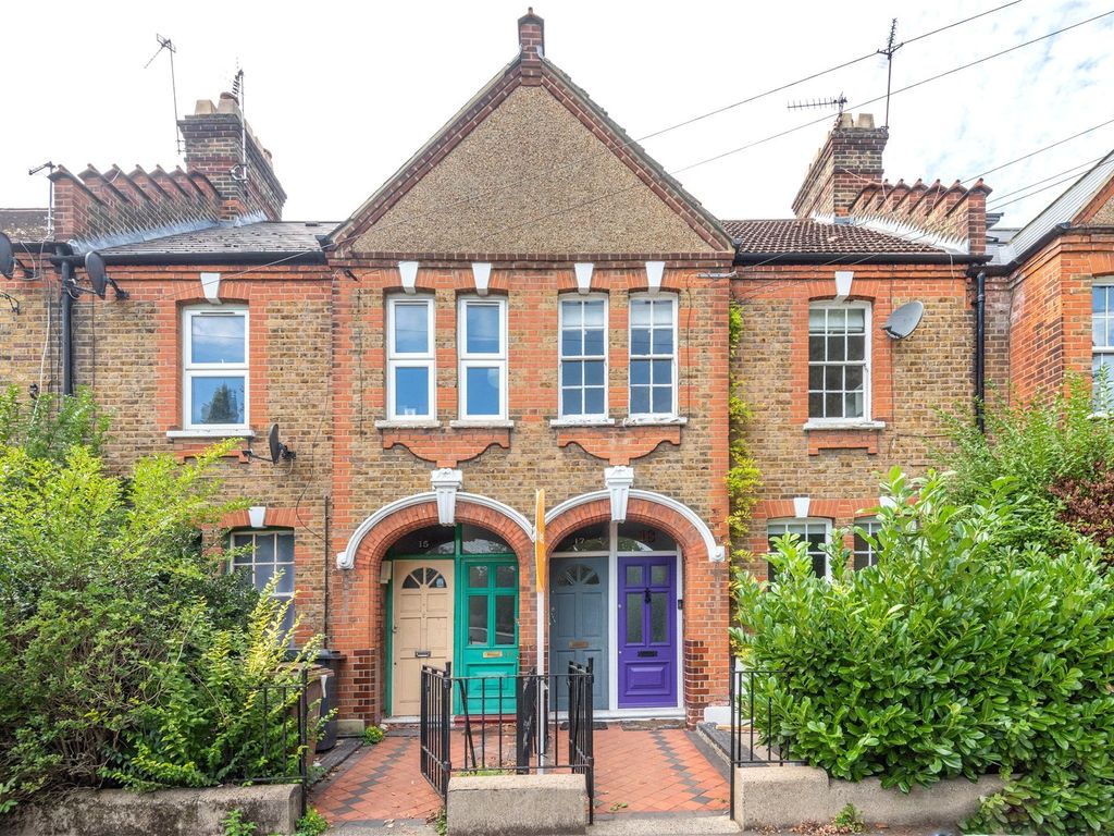 2 bed flat for sale in Winns Terrace, Walthamstow, London E17, £500,000