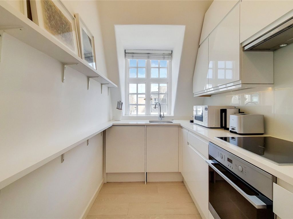 Mortimer Street, Marylebone, London W1W  