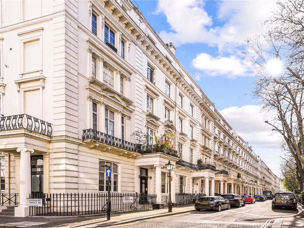 2 bed flat for sale in Queens Gardens, Bayswater, London W2, £785,000