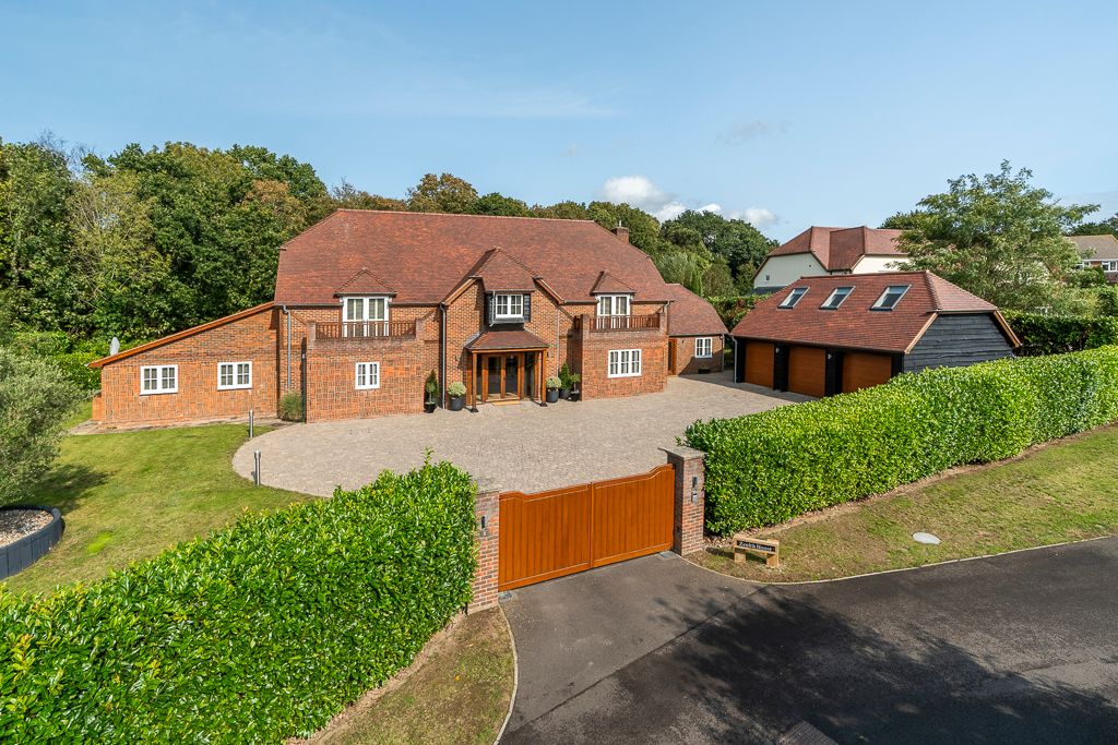 5 bed detached house for sale in Cawtes Reach, Warsash, Southampton
