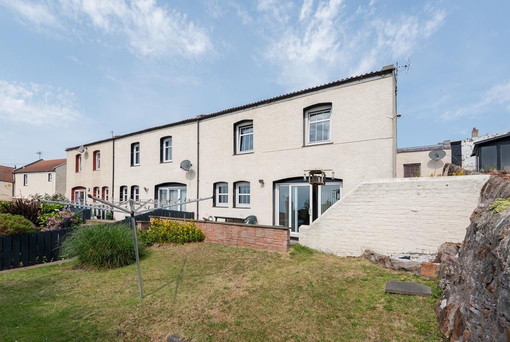 3 bed end terrace house for sale in Fishermans Court, Cellardyke