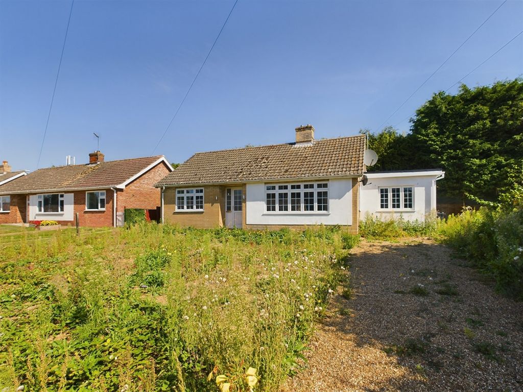 3 bed detached bungalow for sale in Trafalgar Road, Downham Market PE38