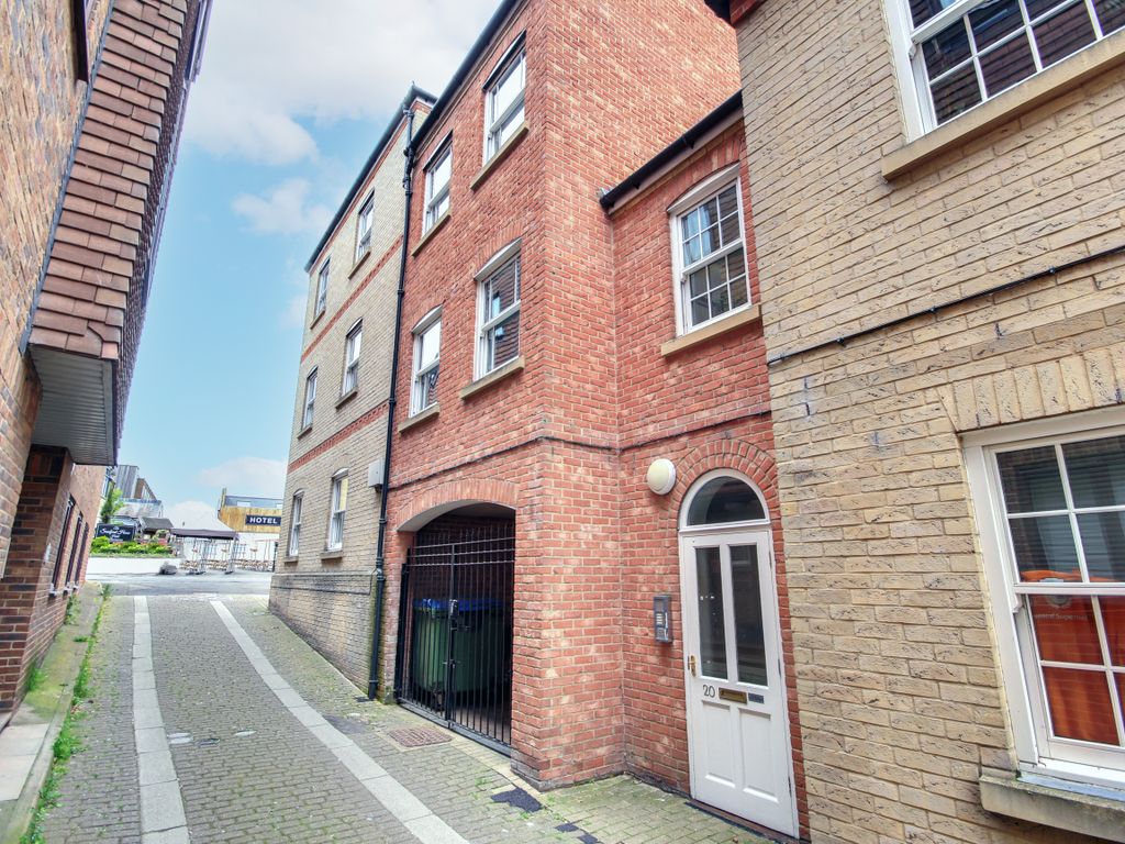 1-bed-flat-for-sale-in-royal-oak-passage-high-street-huntingdon-pe29