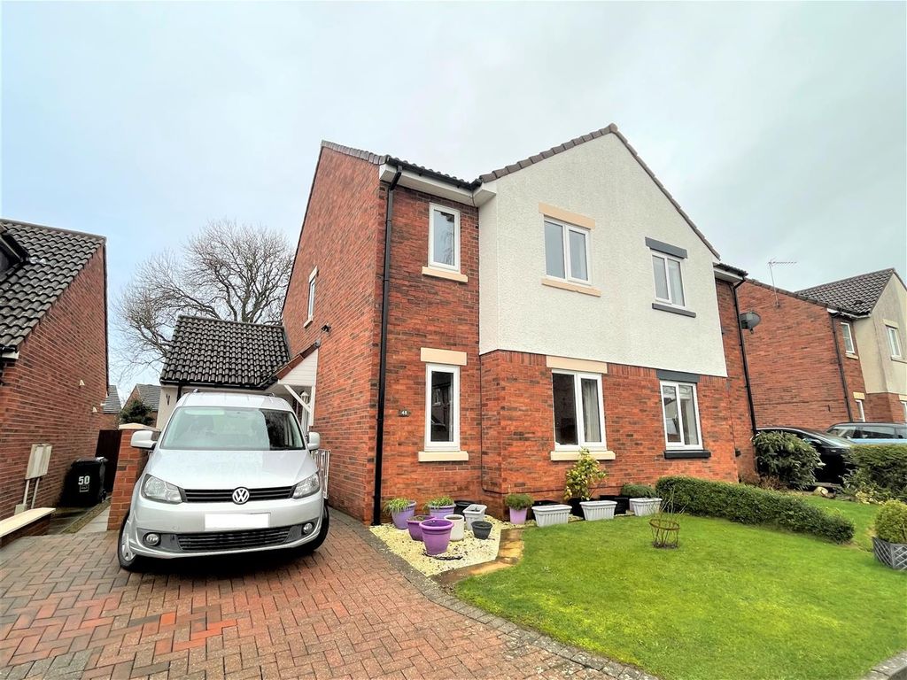 4 bed semidetached house for sale in Helvellyn Rise, Carlisle CA2 Zoopla
