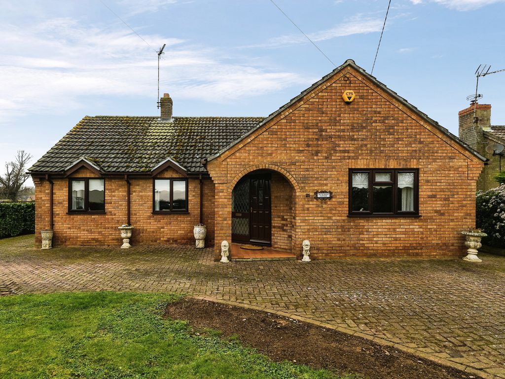 3 bed bungalow for sale in Campsey Road, Southery, Downham Market