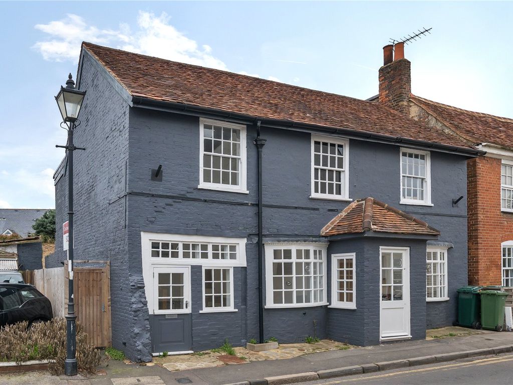 2 bed semidetached house to rent in Church Road, Shepperton TW17, £