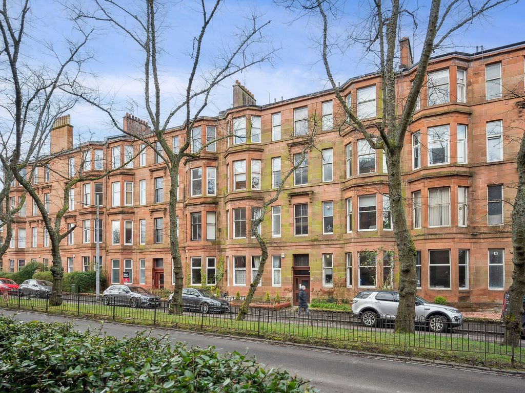 2 bed flat for sale in Dudley Drive, Hyndland, Glasgow G12, £199,000