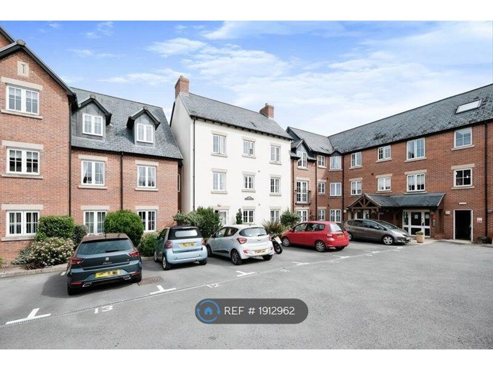 1 bed flat to rent in High Street, Newent GL18, £850 pcm Zoopla