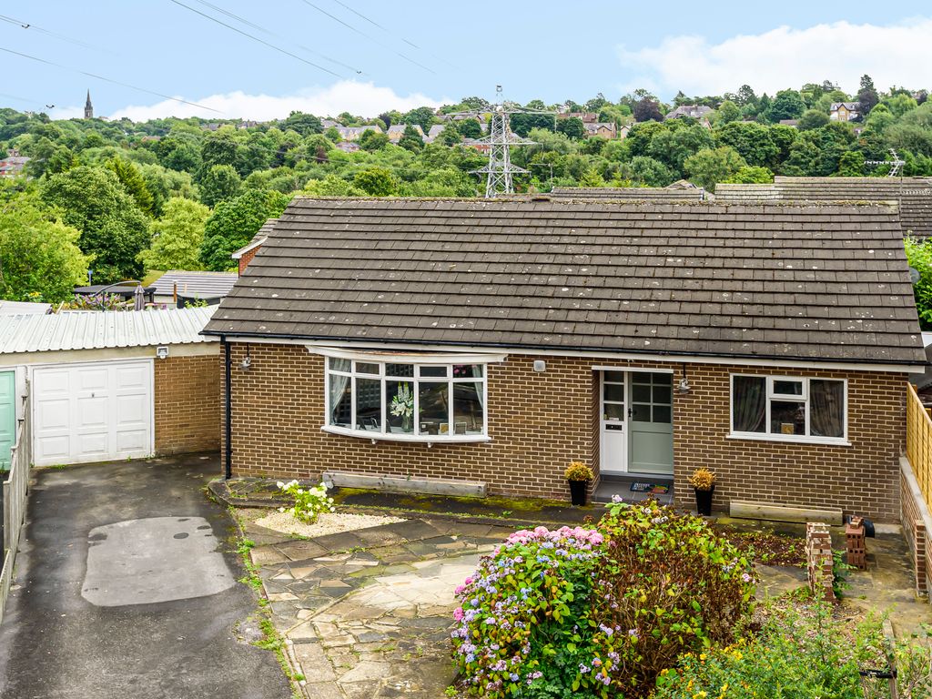 3 bed bungalow for sale in Sutton Grange Close, Harrogate, North