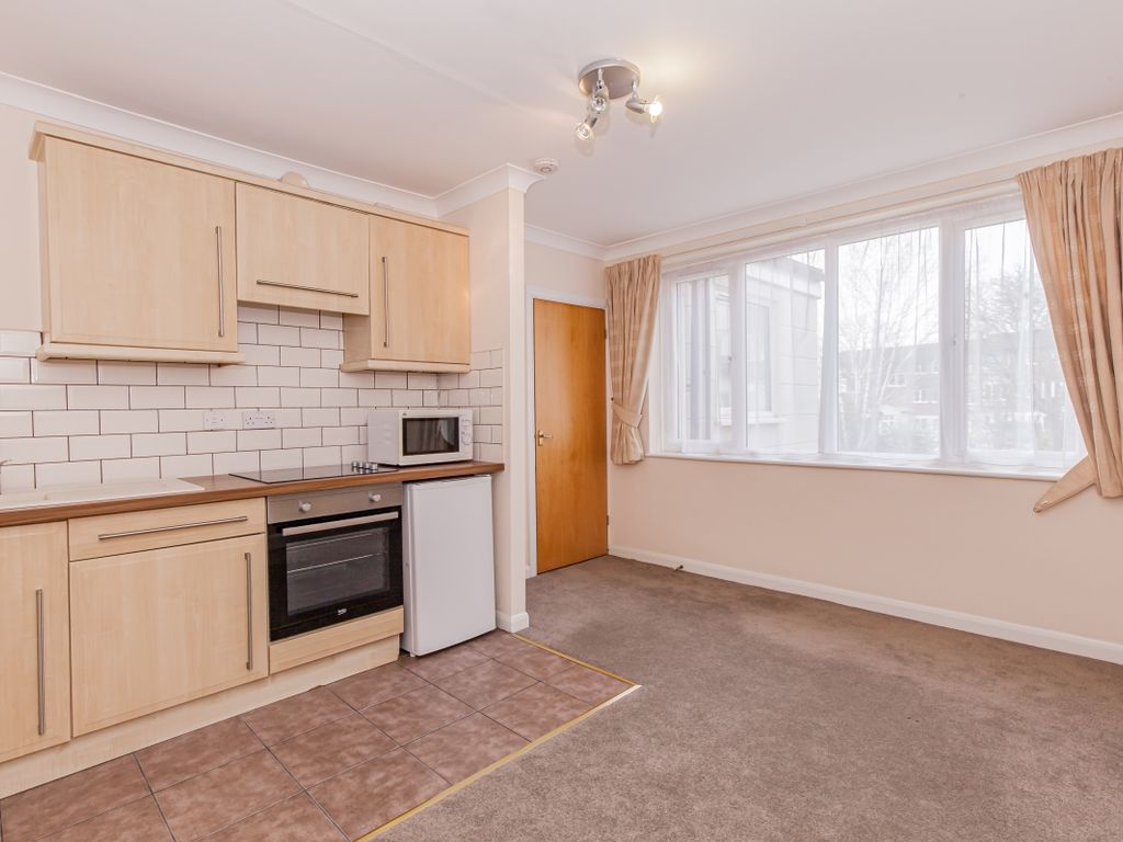 1 bed flat to rent in Silkdale Close, Cowley, Oxford OX4, £850 pcm Zoopla