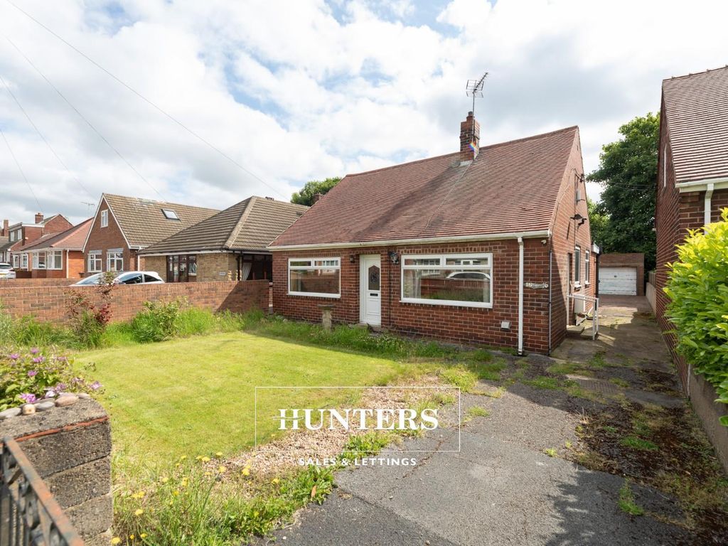 2 bed detached bungalow for sale in Hemsby Road, Castleford WF10, £