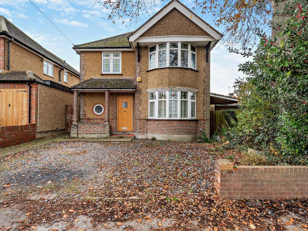 4 bed detached house for sale in Durrants Drive, Croxley Green