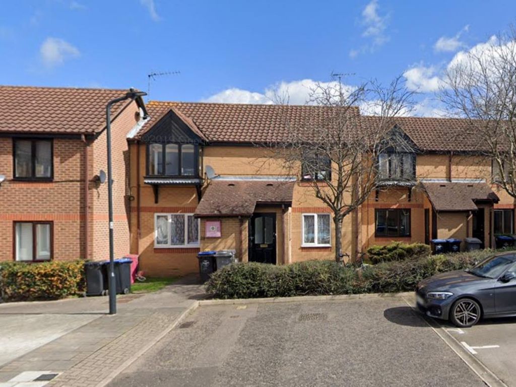 2 bed property to rent in Shepherds Walk, London NW2 Zoopla