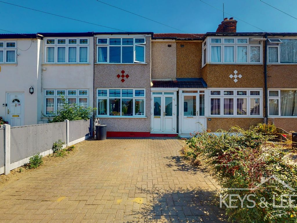 2 bed terraced house for sale in Linley Crescent, Romford RM7 Zoopla