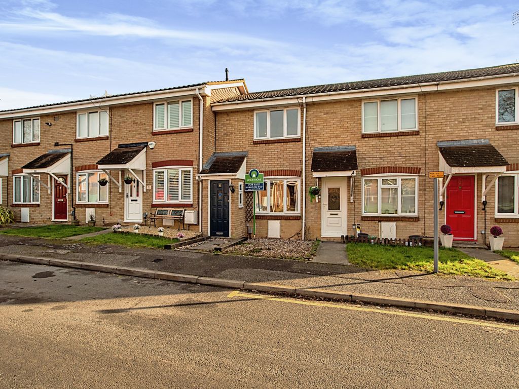 2 bed terraced house for sale in Crest Park, Hemel Hempstead