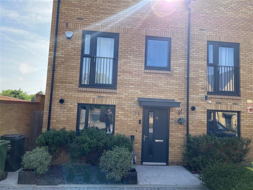 3 bed end terrace house for sale in Cresswell Road, Kent