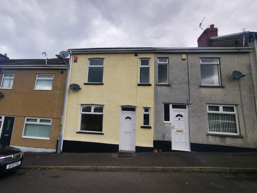 3 bed terraced house to rent in Pritchards Terrace, FleurDeLis NP12