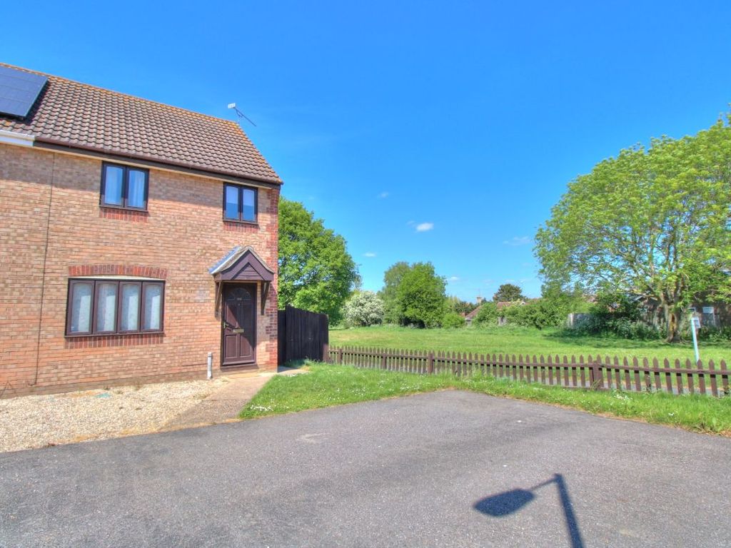 3 bed semidetached house to rent in Spencer Way, Stowmarket IP14 Zoopla