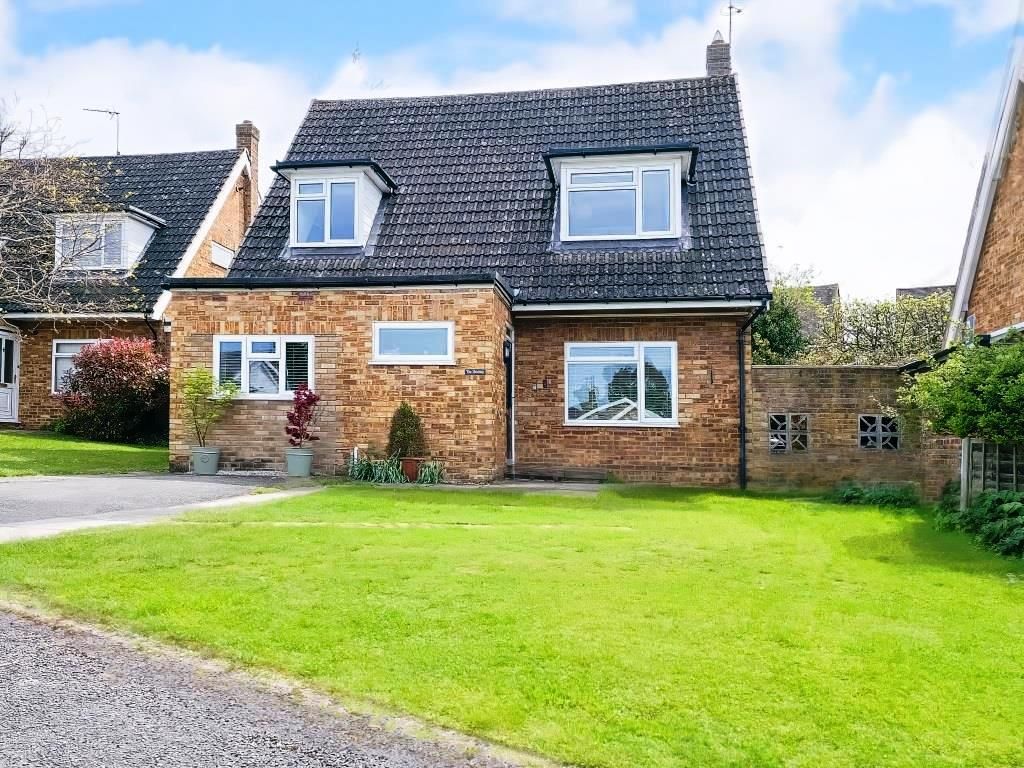 4 bed detached house for sale in Links Way, Little Bookham KT23, £699,950 Zoopla