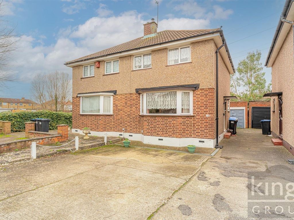 2 bed semidetached house for sale in Vernon Avenue, Enfield EN3, £