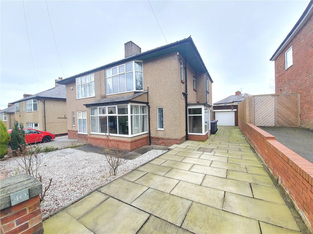 3 bed semidetached house for sale in Earnsdale Avenue, Darwen