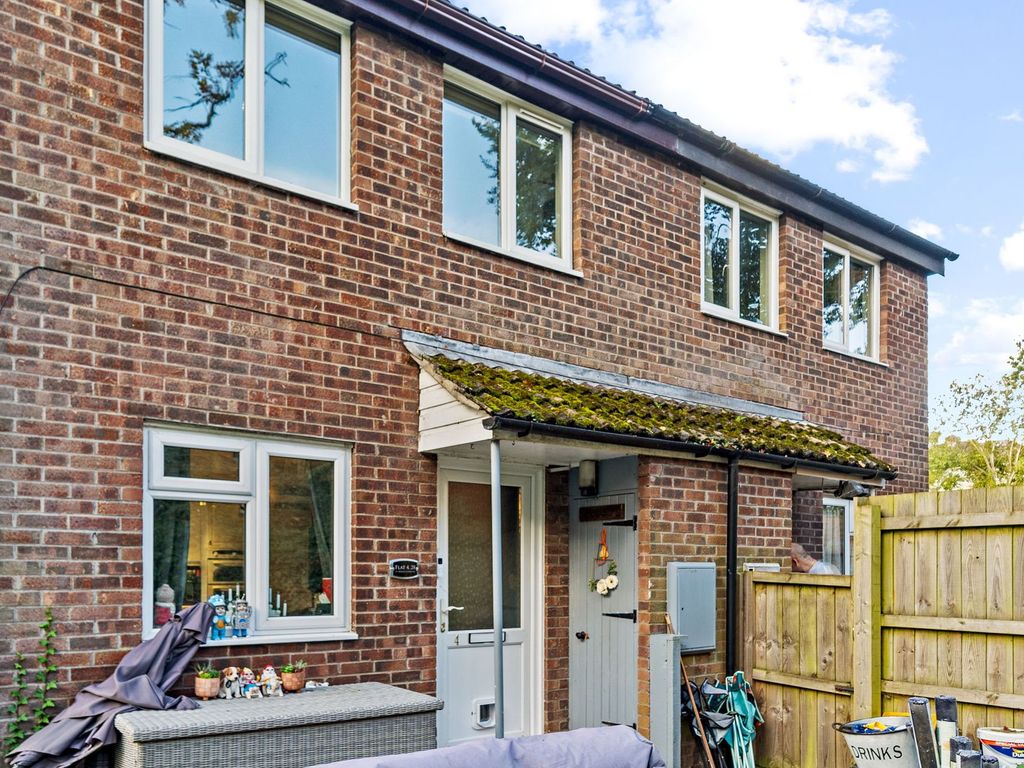 1 bed flat for sale in St. Brides Gardens, Newport NP20, £90,000 Zoopla