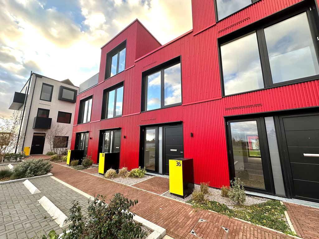 2 bed property to rent in Redbridge Quay, Birkenhead CH41, £925 pcm