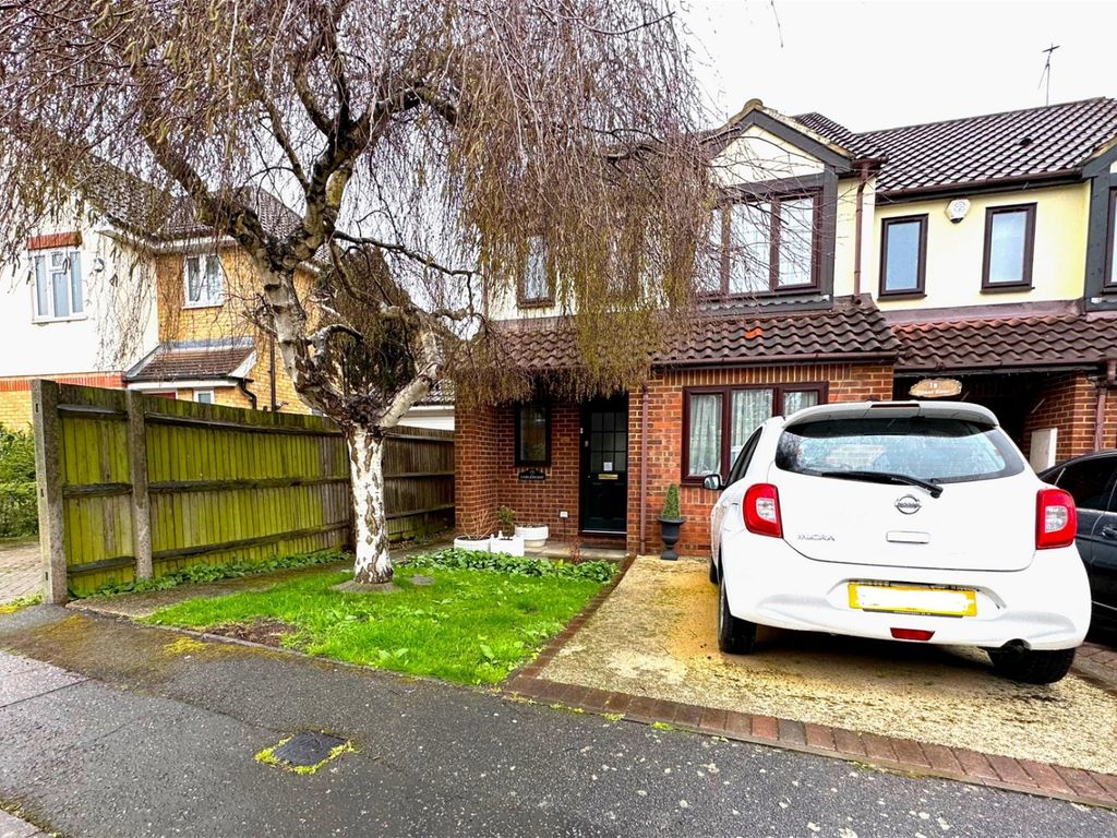 3 bed end terrace house for sale in Titmus Close, Uxbridge UB8, £