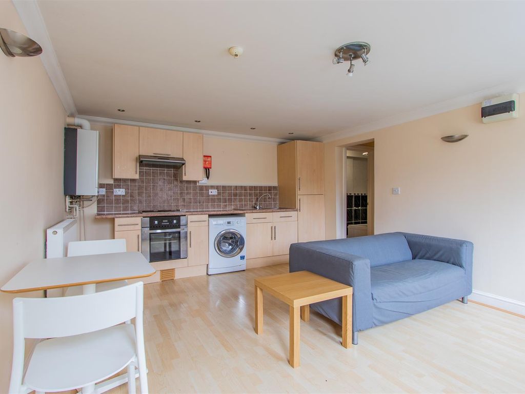 1 bed flat to rent in Richmond Road, Cathays, Cardiff CF24, £850 pcm