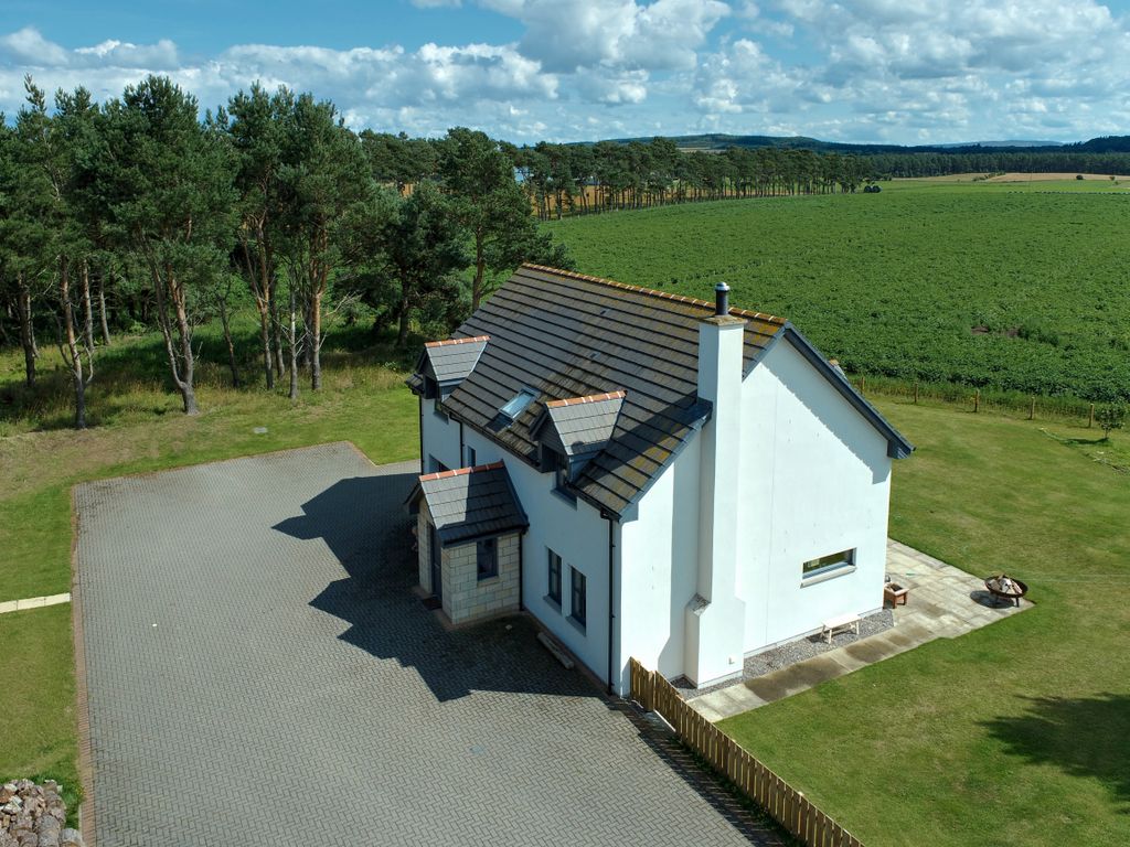 4 bed detached house for sale in Roseisle, Elgin IV30, £420,000 Zoopla