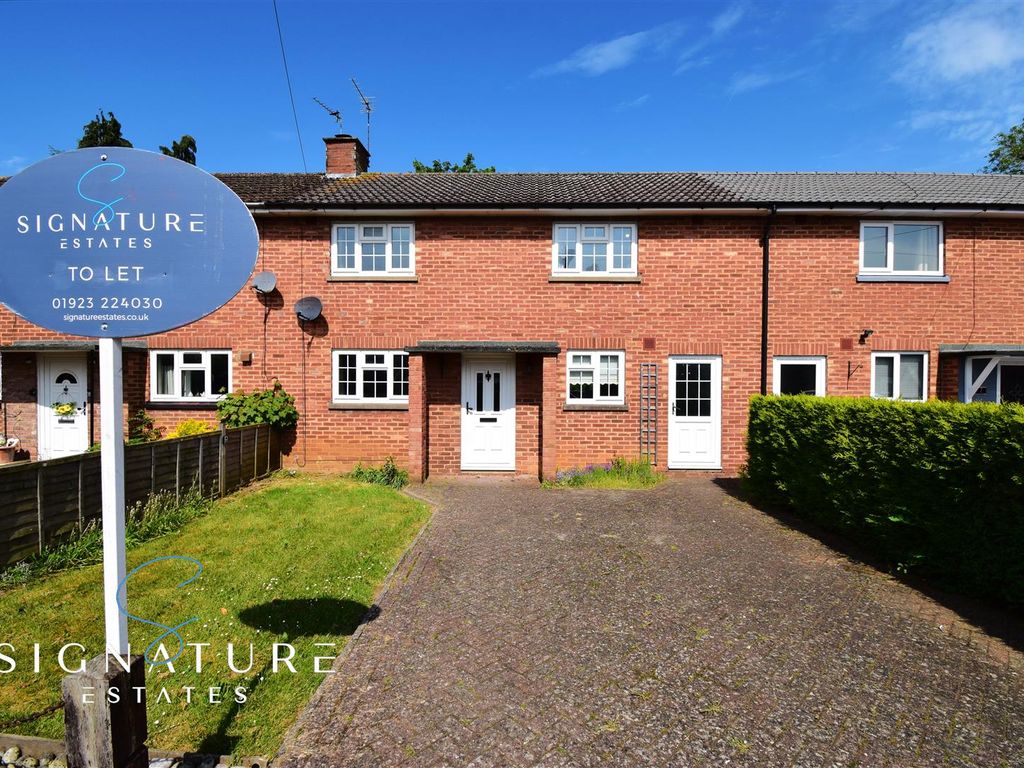 3 bed terraced house to rent in Simon Dean, Bovingdon, Hemel Hempstead