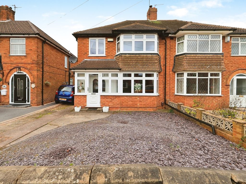 3 bed semidetached house for sale in Acacia Drive, Bramford Estate