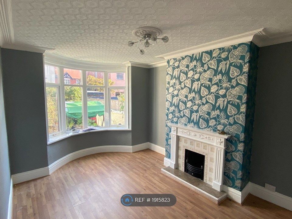 3 bed semidetached house to rent in Kensington Road, Blackpool FY3, £