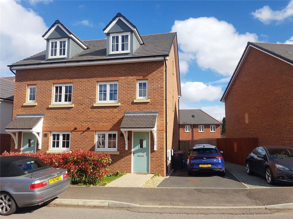 3 bed semidetached house for sale in Lewis Crescent, Wellington