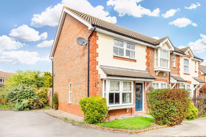 2 bed end terrace house for sale in Vidler Close, Chessington KT9 Zoopla