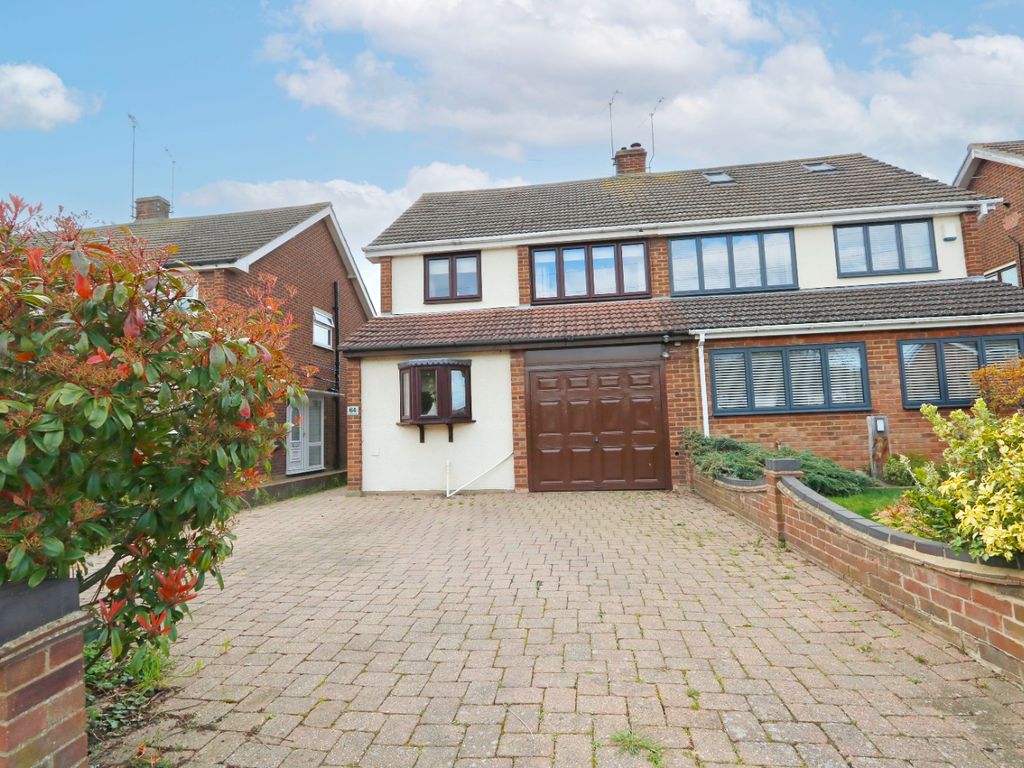 3 bed semidetached house for sale in Moreland Avenue, Benfleet, Essex SS7 Zoopla