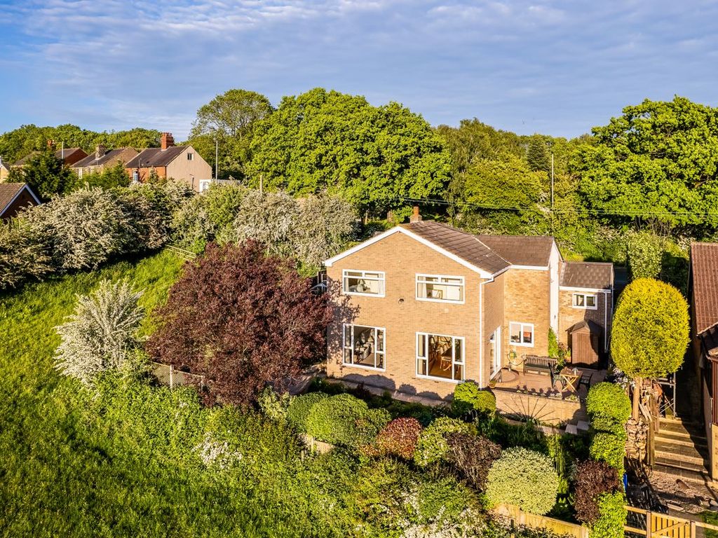 4 bed detached house for sale in Cliff Road, Crigglestone, Wakefield