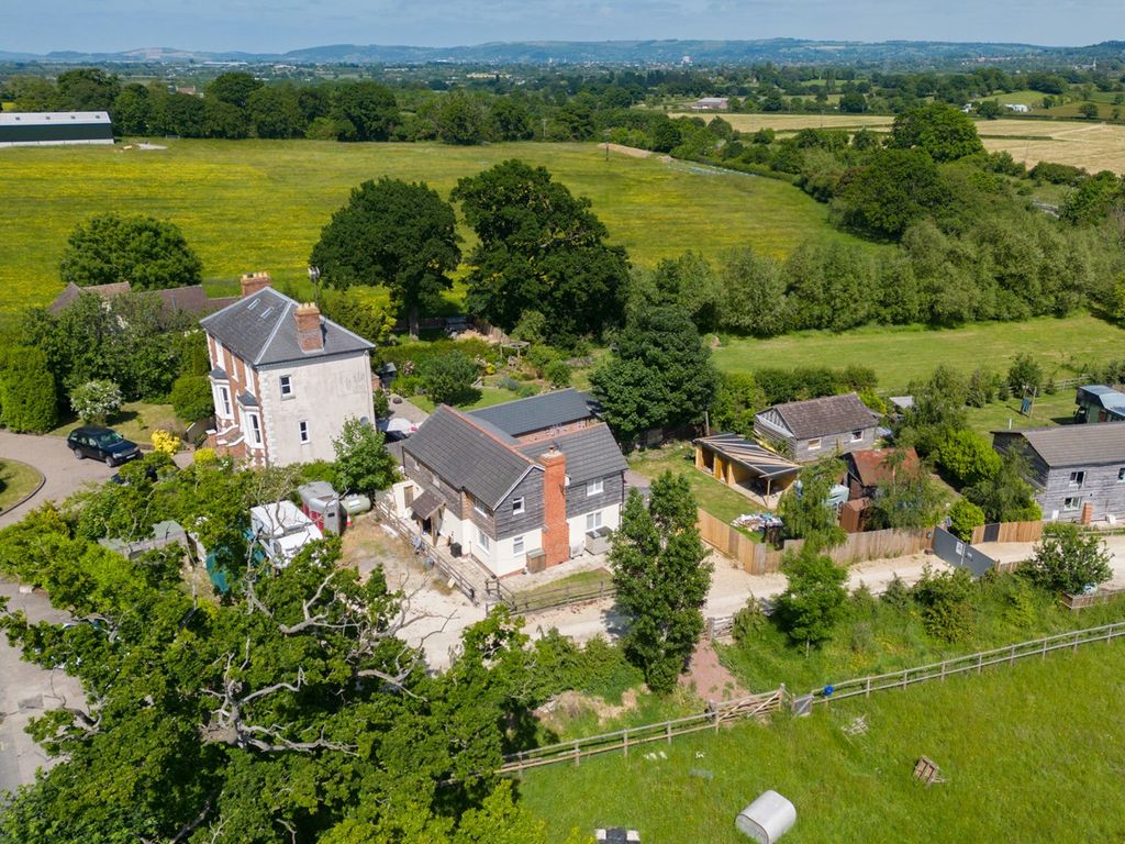 4 bed detached house for sale in Churchdown Lane, Hucclecote